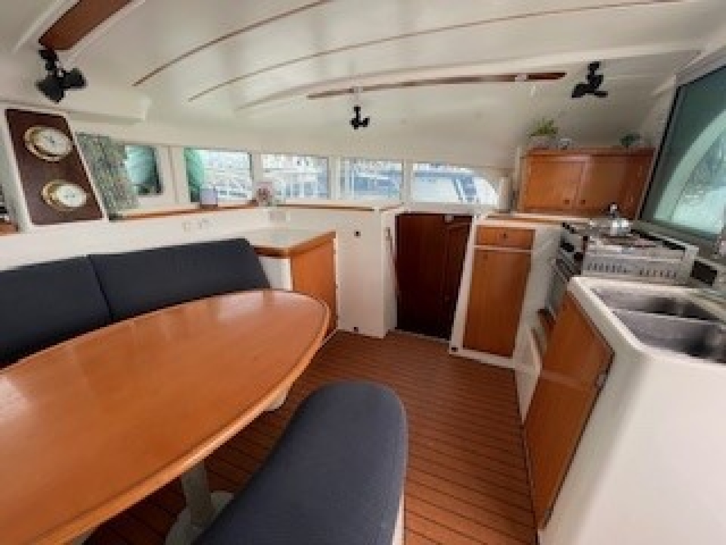 Slide: The Image of Used Sail Catamaran for sale 2003 Lagoon 380 - FISHY BUSINESS - 4893724
