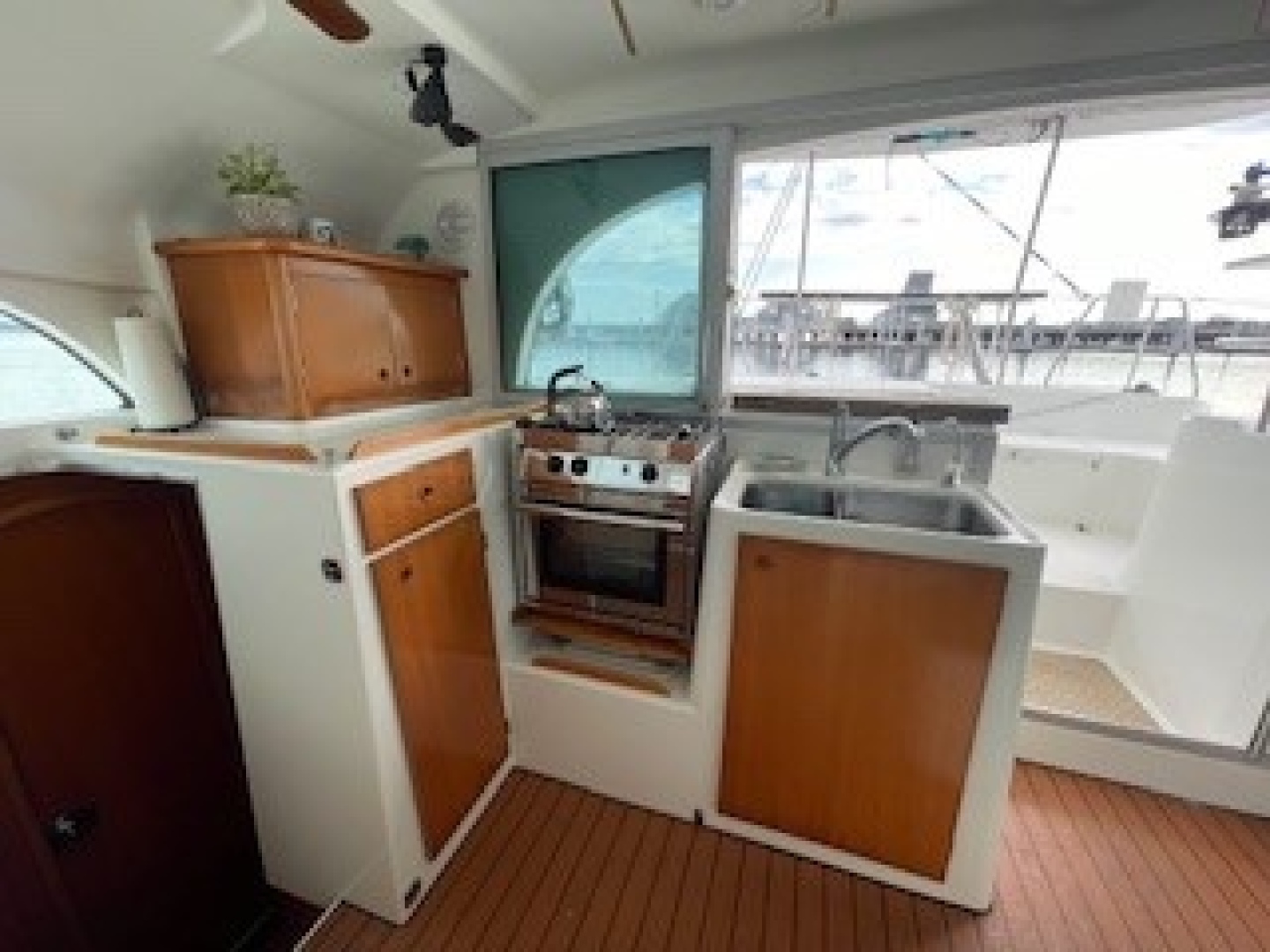 Slide: The Image of Used Sail Catamaran for sale 2003 Lagoon 380 - FISHY BUSINESS - 4893725