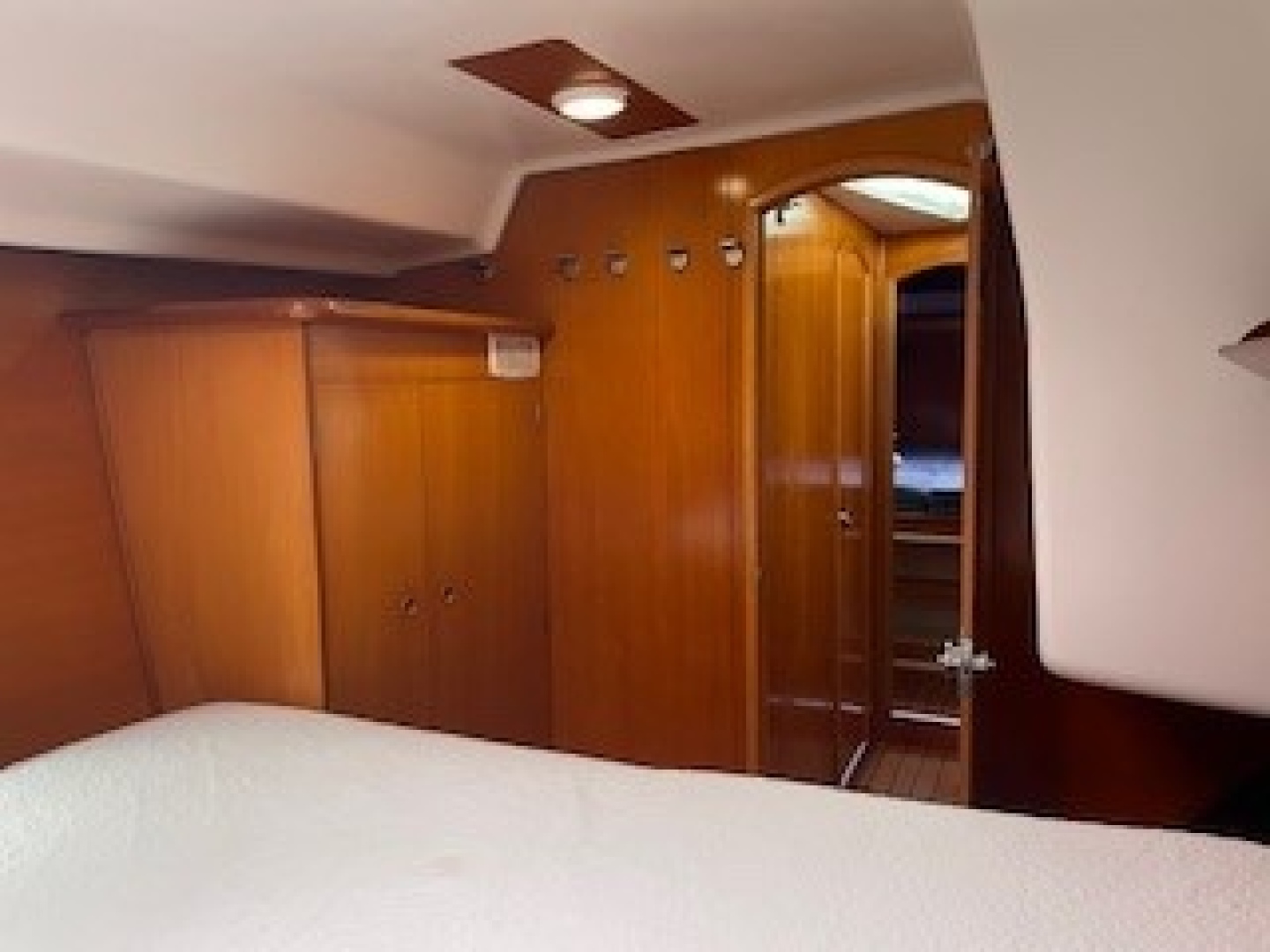 Slide: The Image of Used Sail Catamaran for sale 2003 Lagoon 380 - FISHY BUSINESS - 4893753