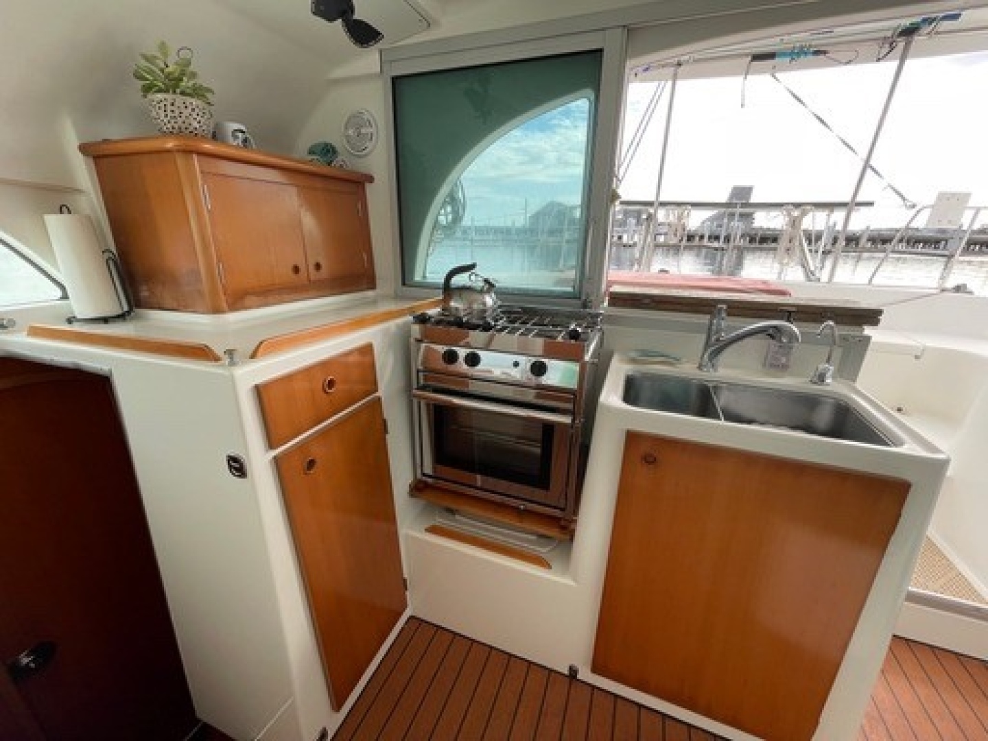 Slide: The Image of Used Sail Catamaran for sale 2003 Lagoon 380 - FISHY BUSINESS - 4893732