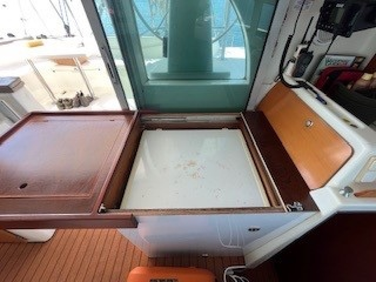 Slide: The Image of Used Sail Catamaran for sale 2003 Lagoon 380 - FISHY BUSINESS - 4895363