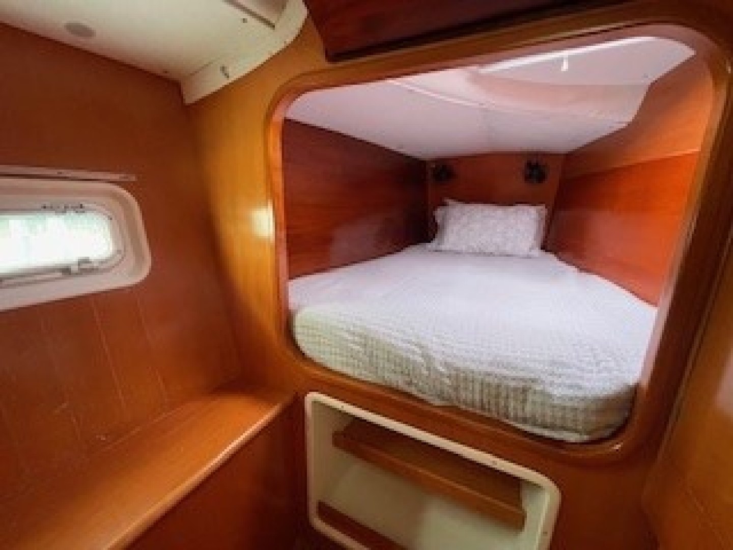 Slide: The Image of Used Sail Catamaran for sale 2003 Lagoon 380 - FISHY BUSINESS - 4895368