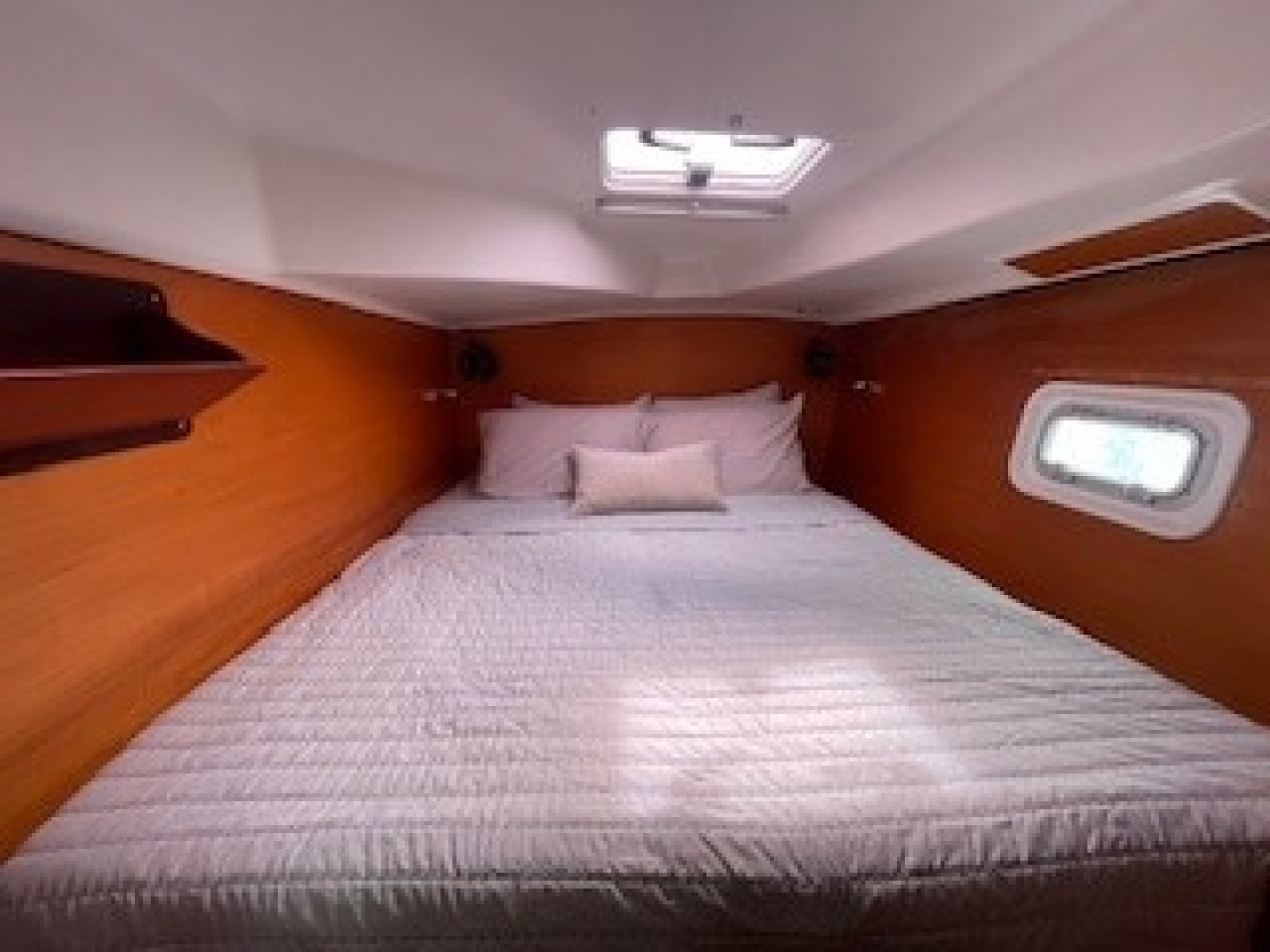 Slide: The Image of Used Sail Catamaran for sale 2003 Lagoon 380 - FISHY BUSINESS - 4895365