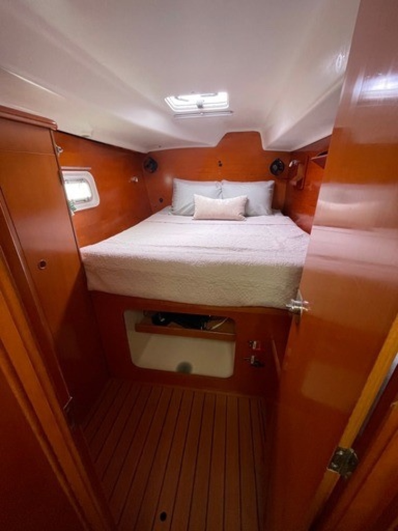 Slide: The Image of Used Sail Catamaran for sale 2003 Lagoon 380 - FISHY BUSINESS - 4893730