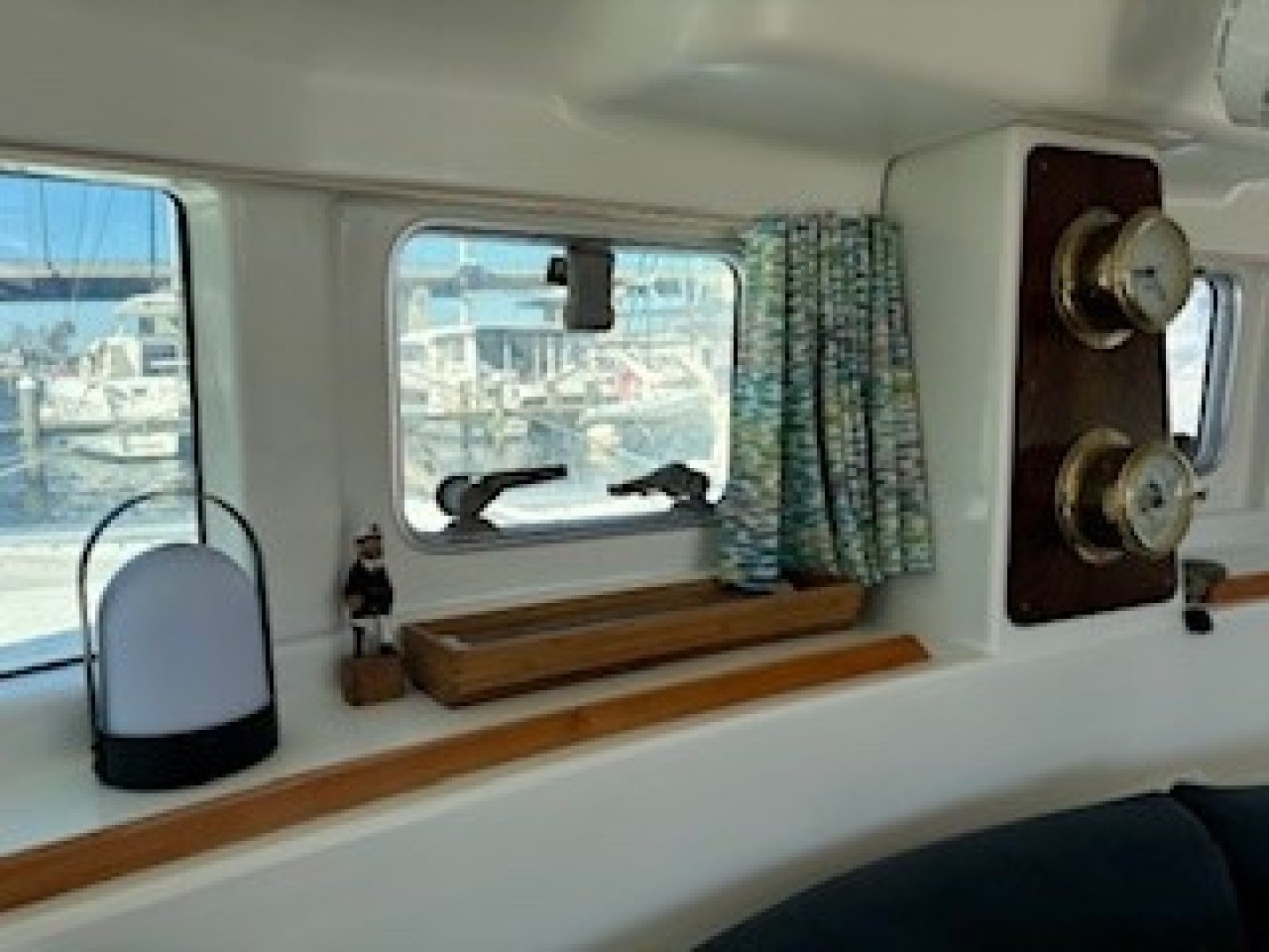 Slide: The Image of Used Sail Catamaran for sale 2003 Lagoon 380 - FISHY BUSINESS - 4893751