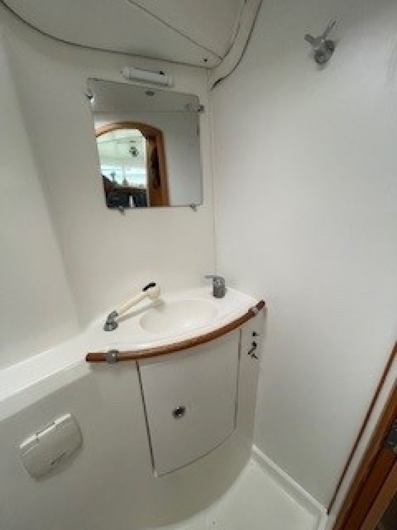 Slide: The Image of Used Sail Catamaran for sale 2003 Lagoon 380 - FISHY BUSINESS - 4893720