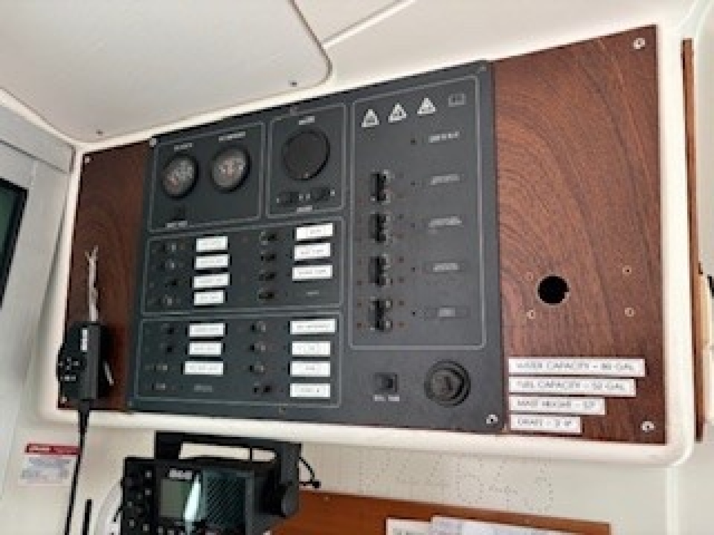 Slide: The Image of Used Sail Catamaran for sale 2003 Lagoon 380 - FISHY BUSINESS - 4893736