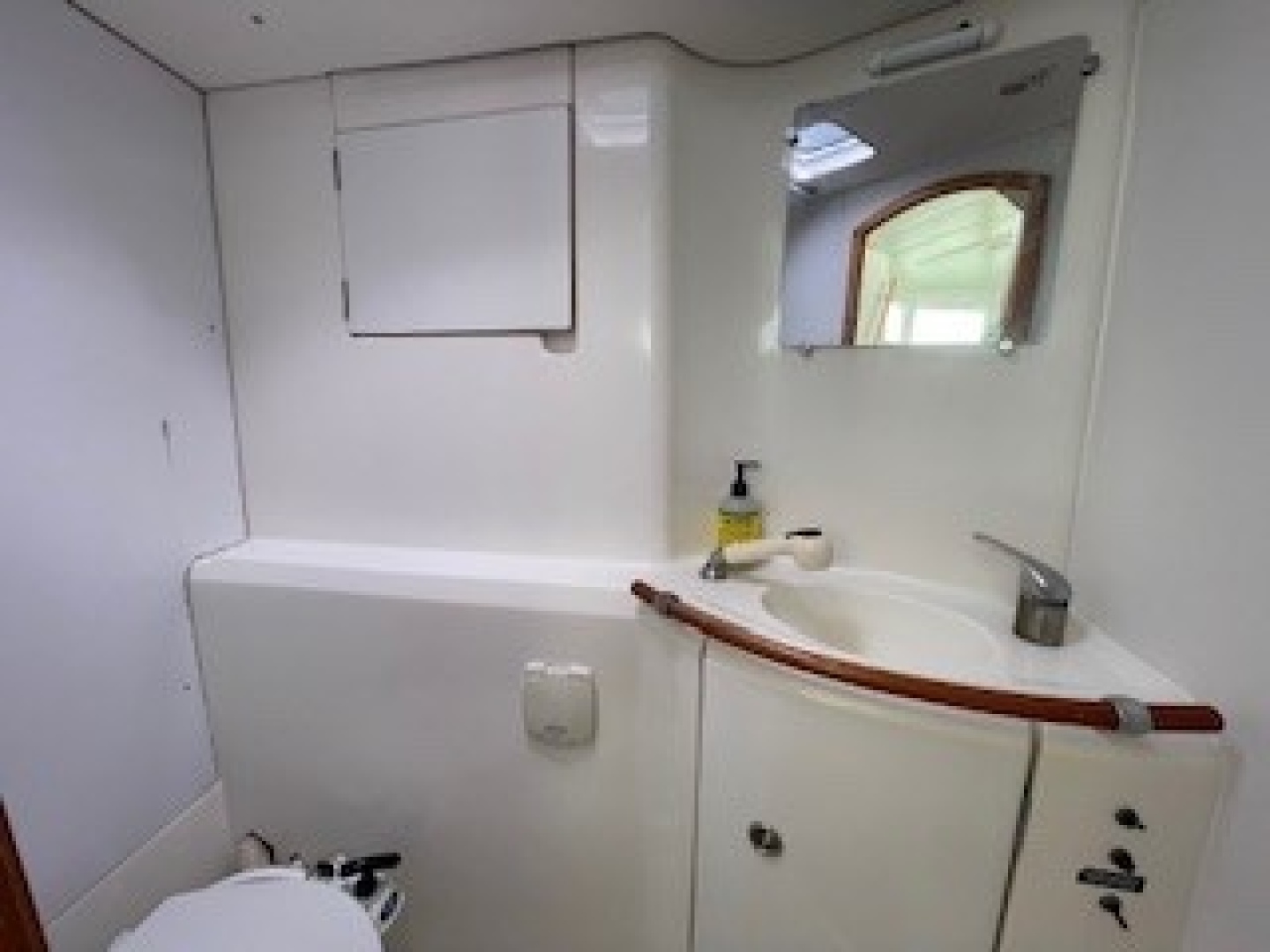 Slide: The Image of Used Sail Catamaran for sale 2003 Lagoon 380 - FISHY BUSINESS - 4893726