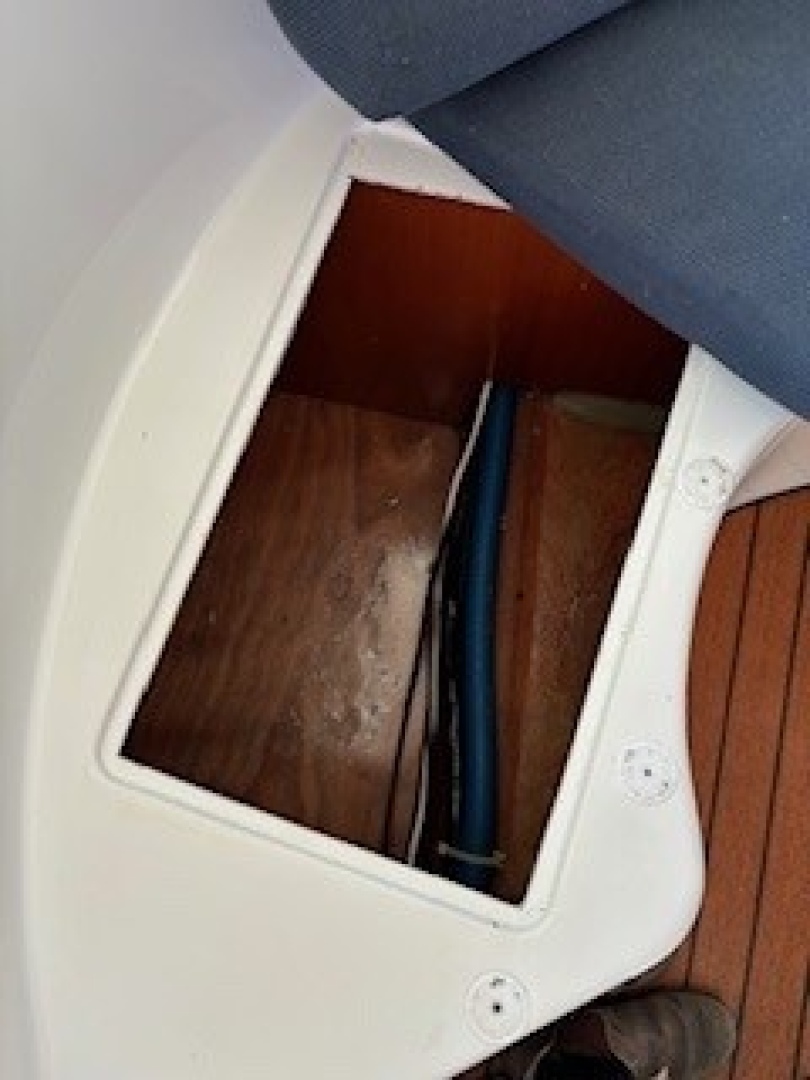Slide: The Image of Used Sail Catamaran for sale 2003 Lagoon 380 - FISHY BUSINESS - 4893764