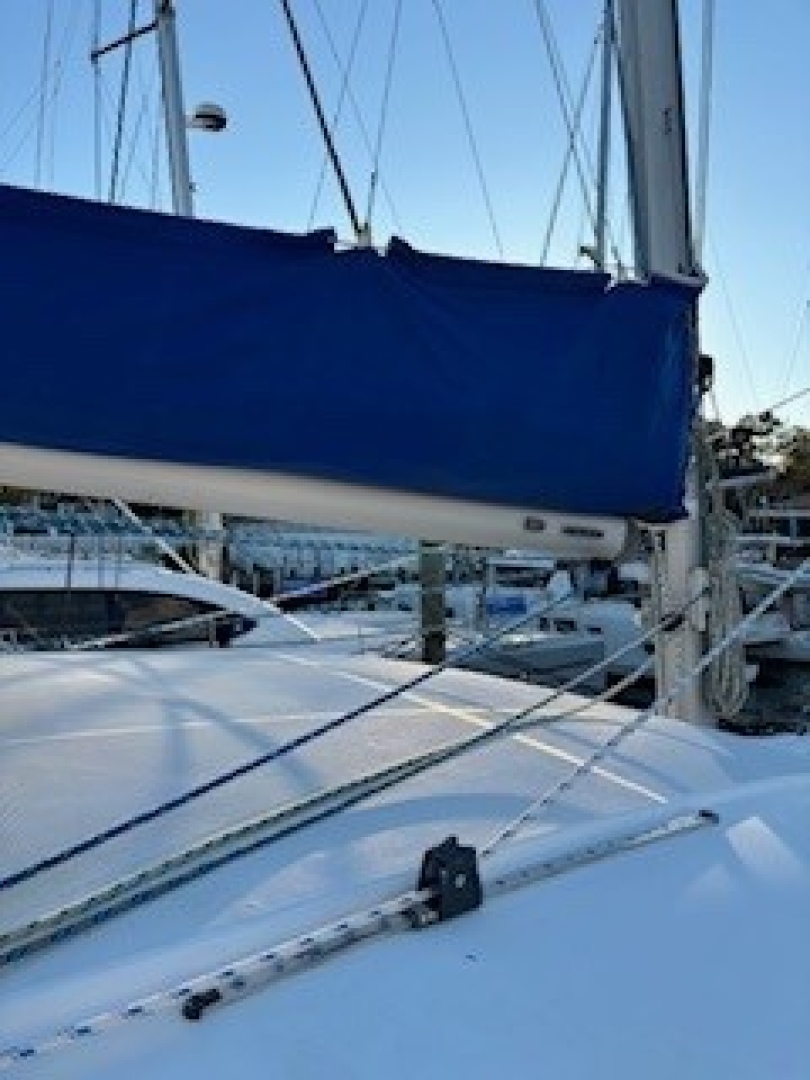 Slide: The Image of Used Sail Catamaran for sale 2003 Lagoon 380 - FISHY BUSINESS - 4893768