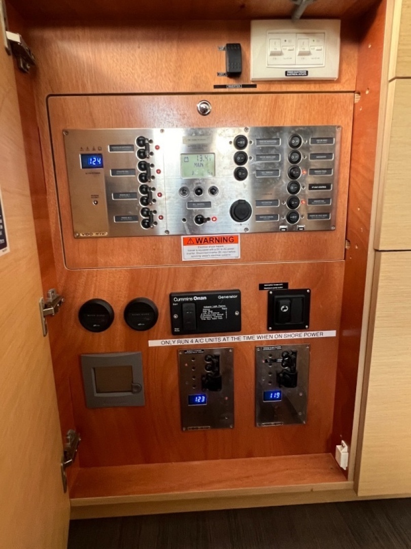Slide: The Image of Used Sail Catamaran for sale 2016 Lagoon 450 - CONSPIRASEA - 5081395