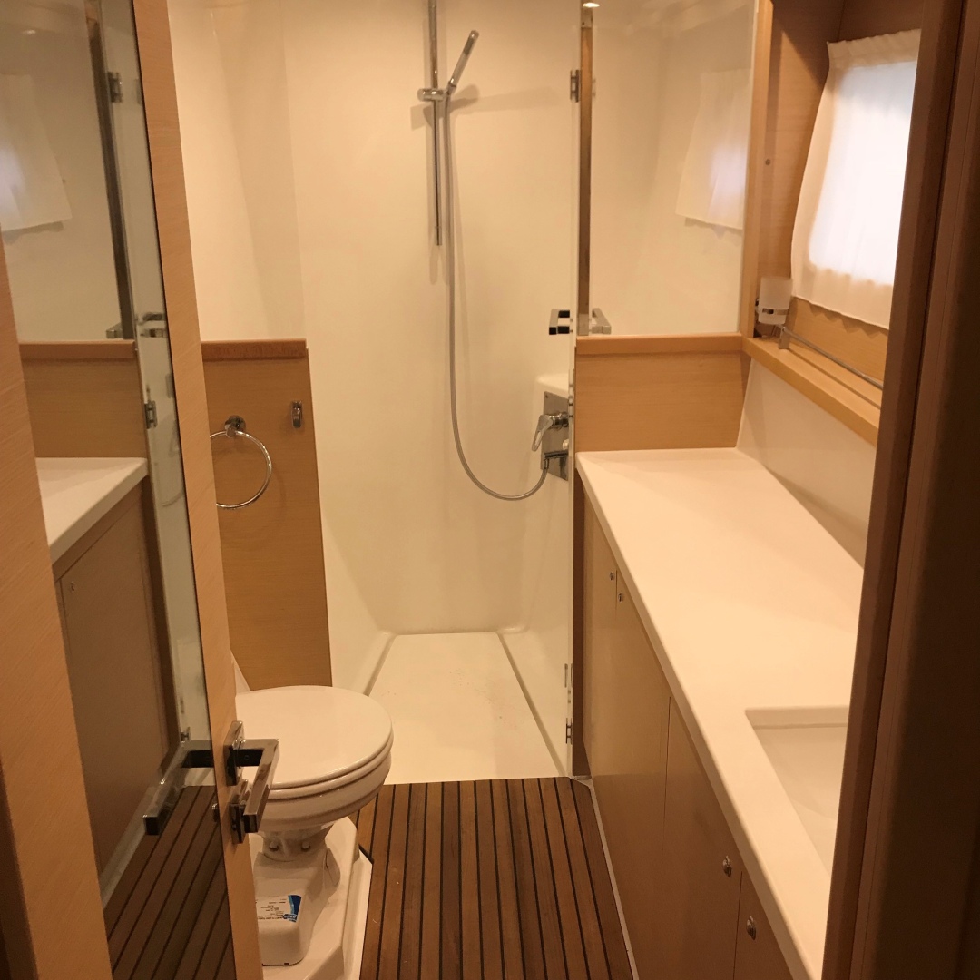 Slide: The Image of Used Sail Catamaran for sale 2017 Lagoon 450 - LARIMAR - 4852917