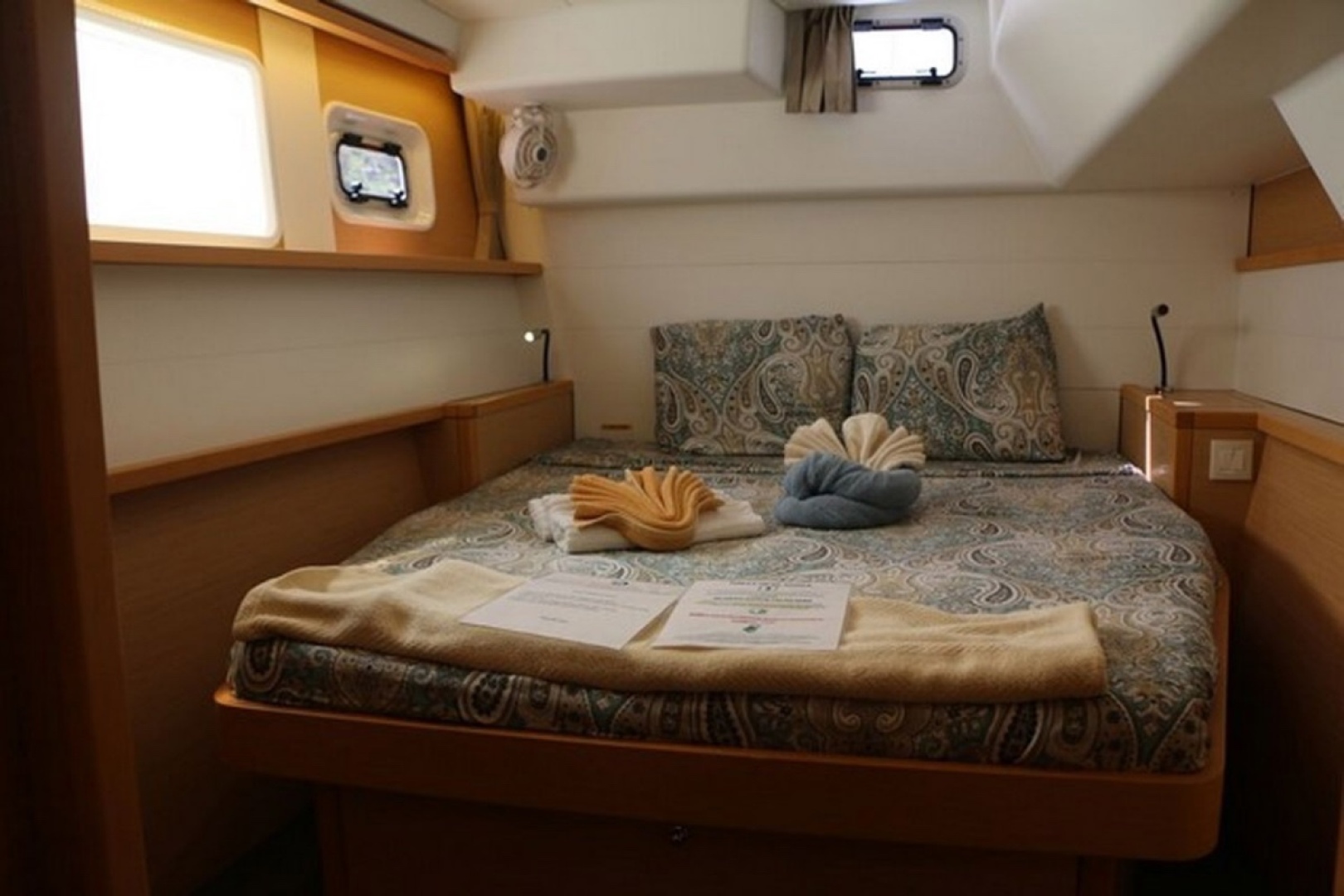 Slide: The Image of Used Sail Catamaran for sale 2018 Lagoon 450 - RUM AWAY - 5053925