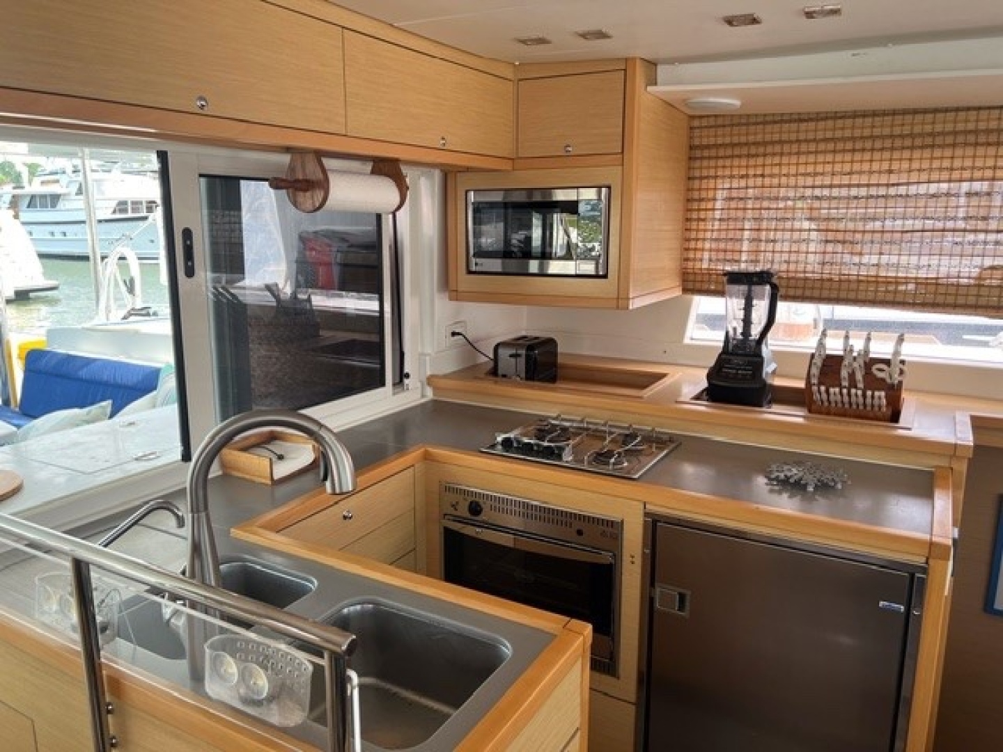 Slide: The Image of Used Sail Catamaran for sale 2015 Lagoon 450F - TOES IN THE WATER - 4507641