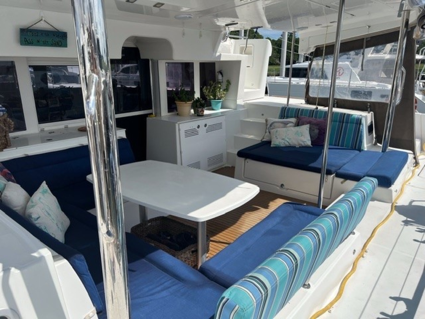 Slide: The Image of Used Sail Catamaran for sale 2015 Lagoon 450F - TOES IN THE WATER - 4507661