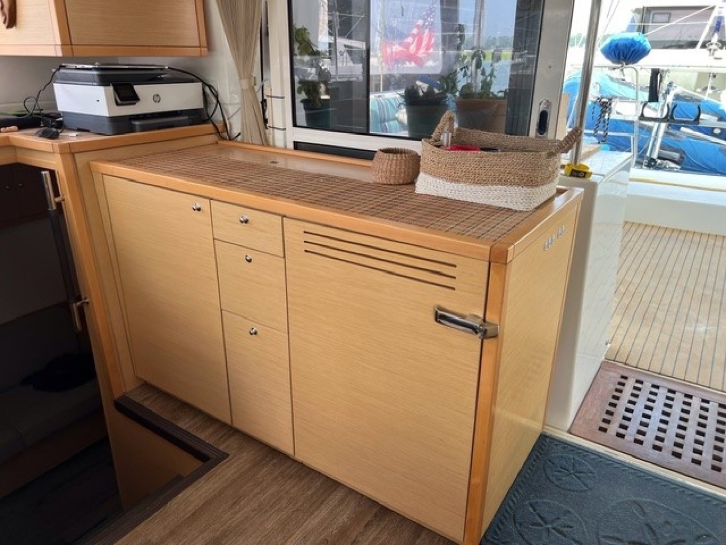 Slide: The Image of Used Sail Catamaran for sale 2015 Lagoon 450F - TOES IN THE WATER - 4507643