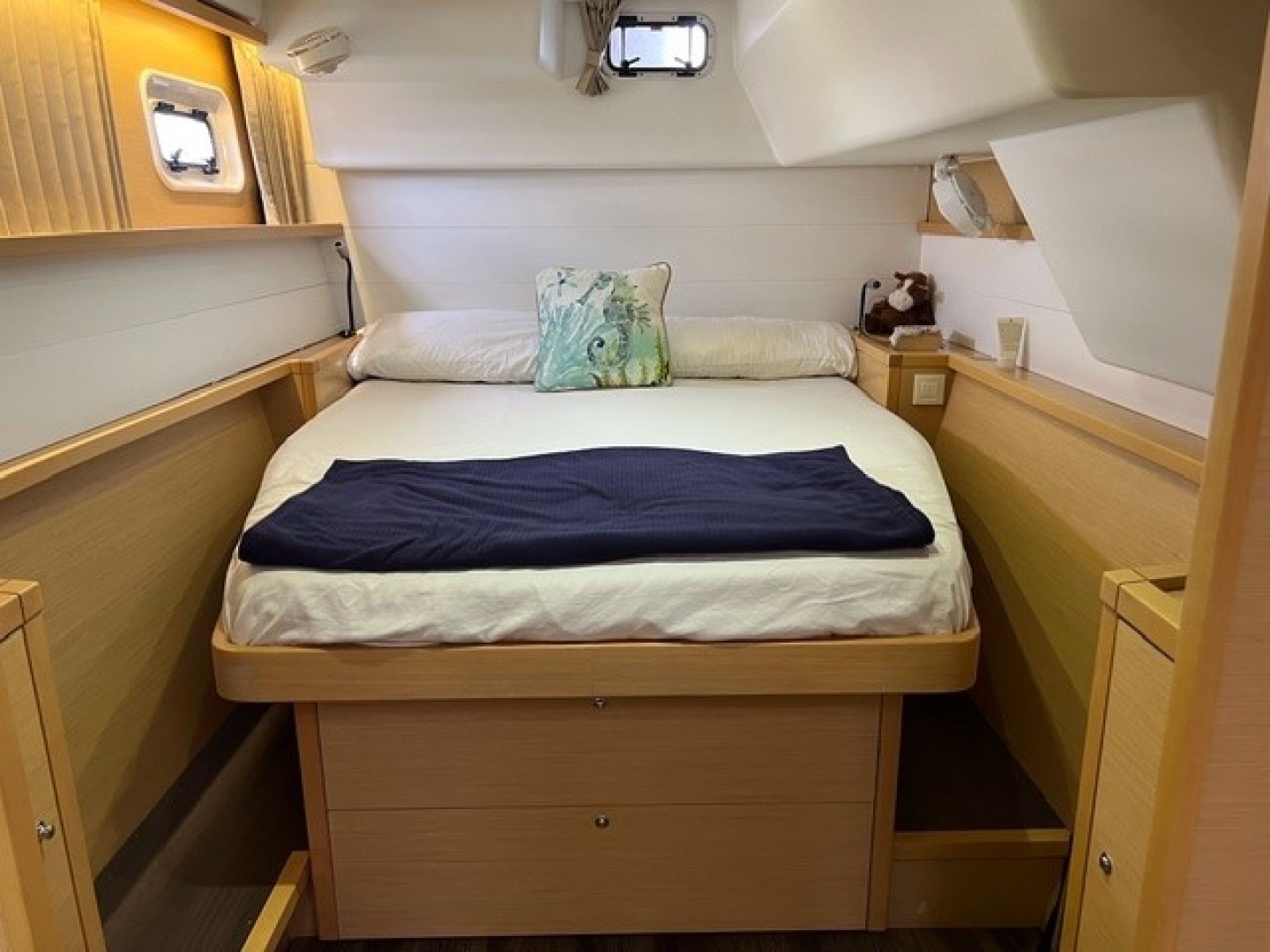 Slide: The Image of Used Sail Catamaran for sale 2015 Lagoon 450F - TOES IN THE WATER - 4507644