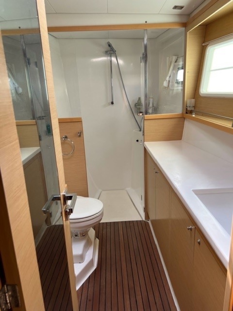 Slide: The Image of Used Sail Catamaran for sale 2015 Lagoon 450F - TOES IN THE WATER - 4507646