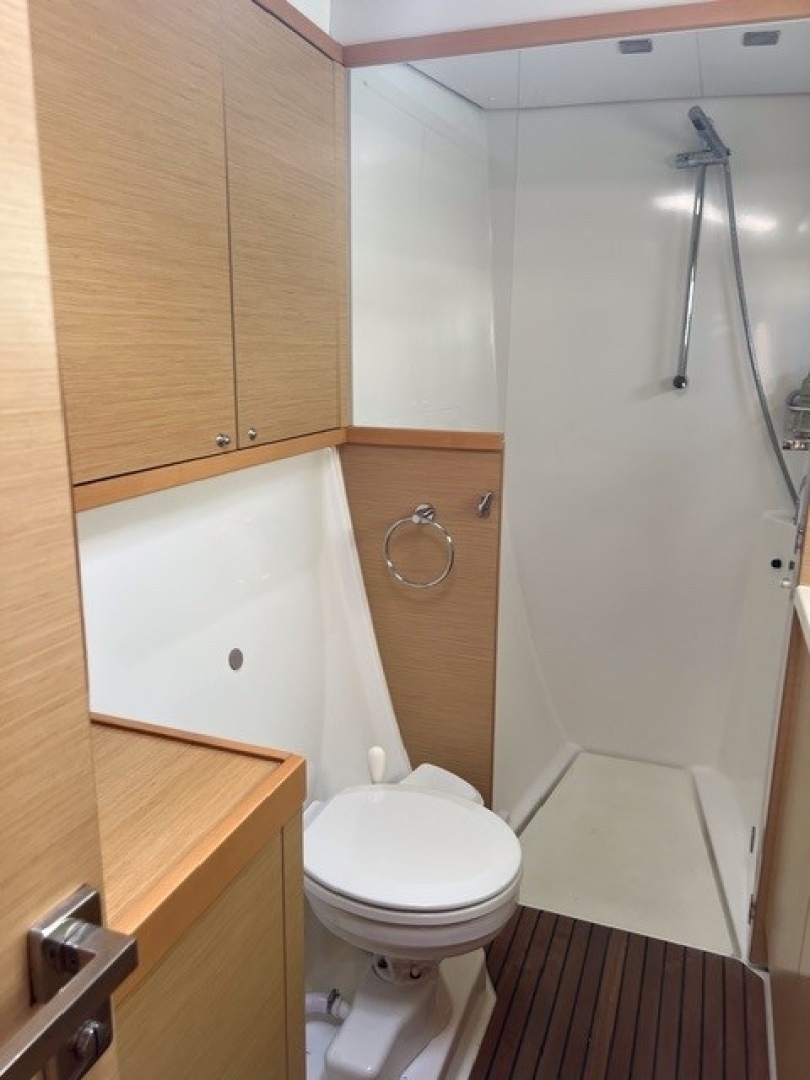 Slide: The Image of Used Sail Catamaran for sale 2015 Lagoon 450F - TOES IN THE WATER - 4507647