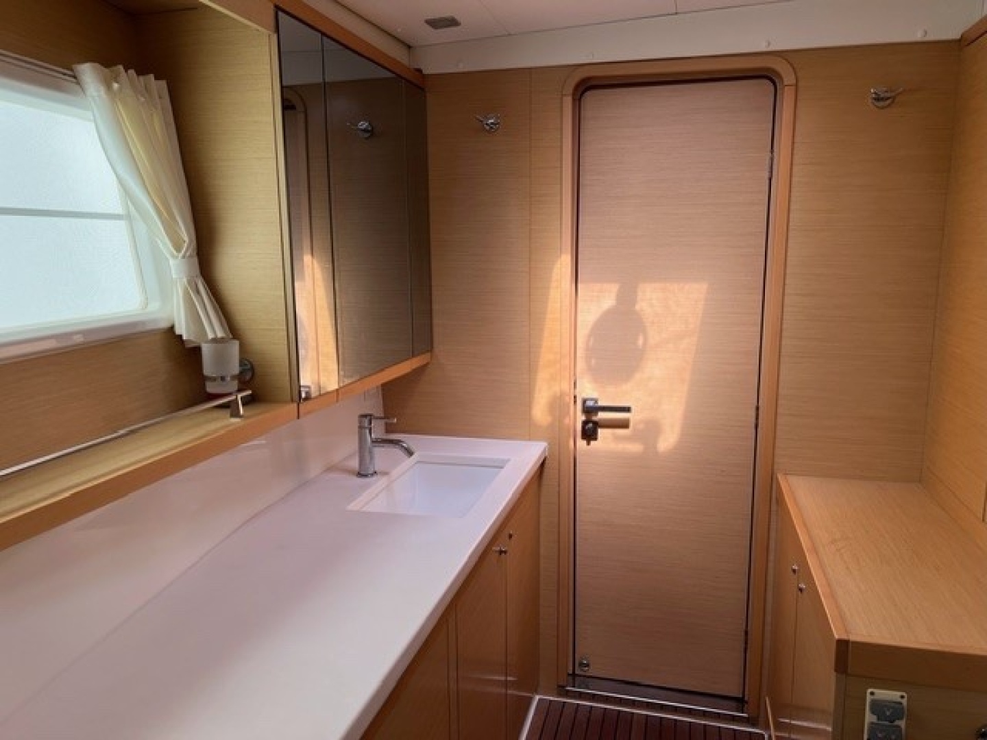 Slide: The Image of Used Sail Catamaran for sale 2015 Lagoon 450F - TOES IN THE WATER - 4507648