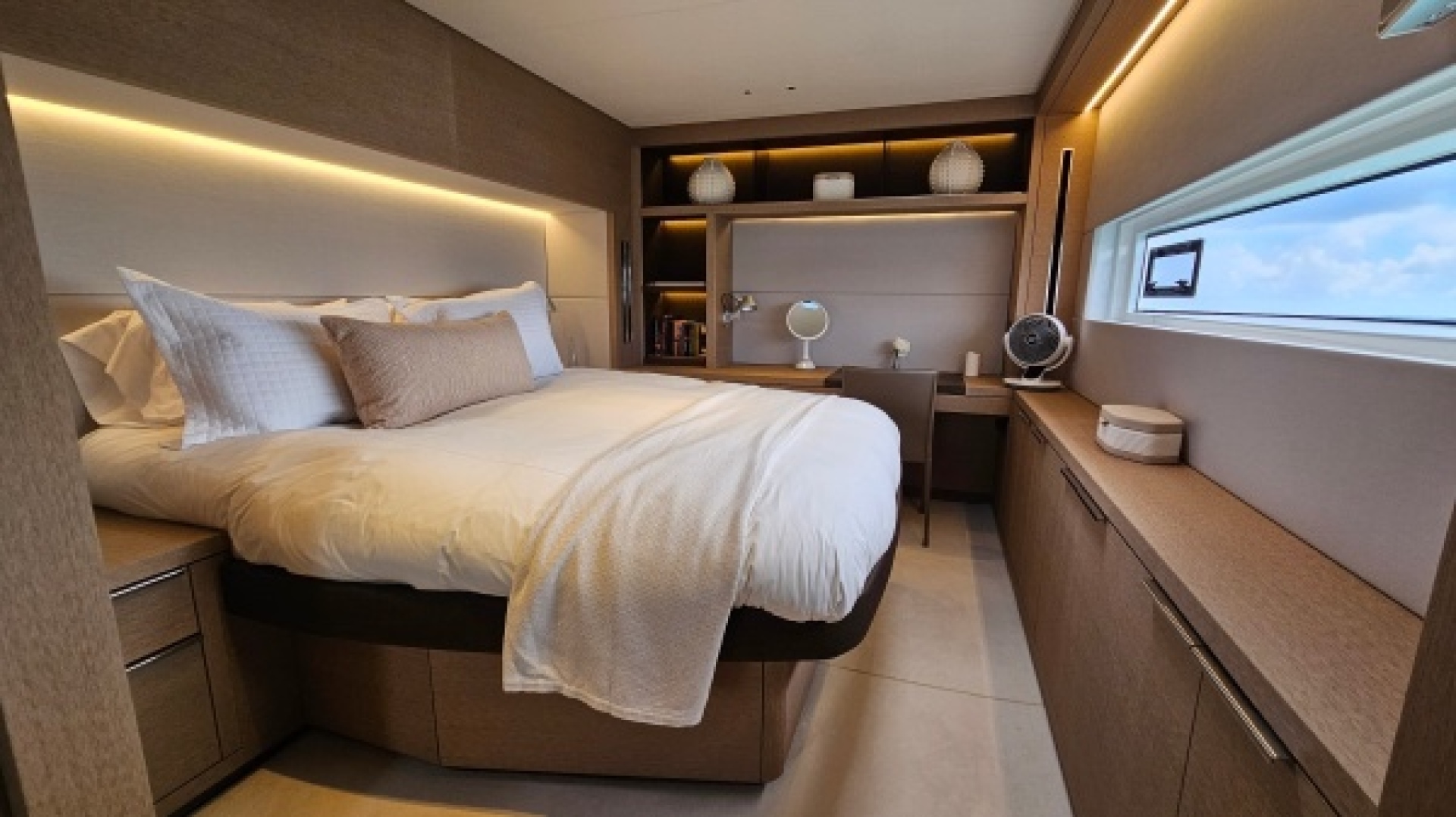 Slide: The Image of Used Power Catamaran for sale 2024 Lagoon Sixty 7 - SUNLOVE - 4892603