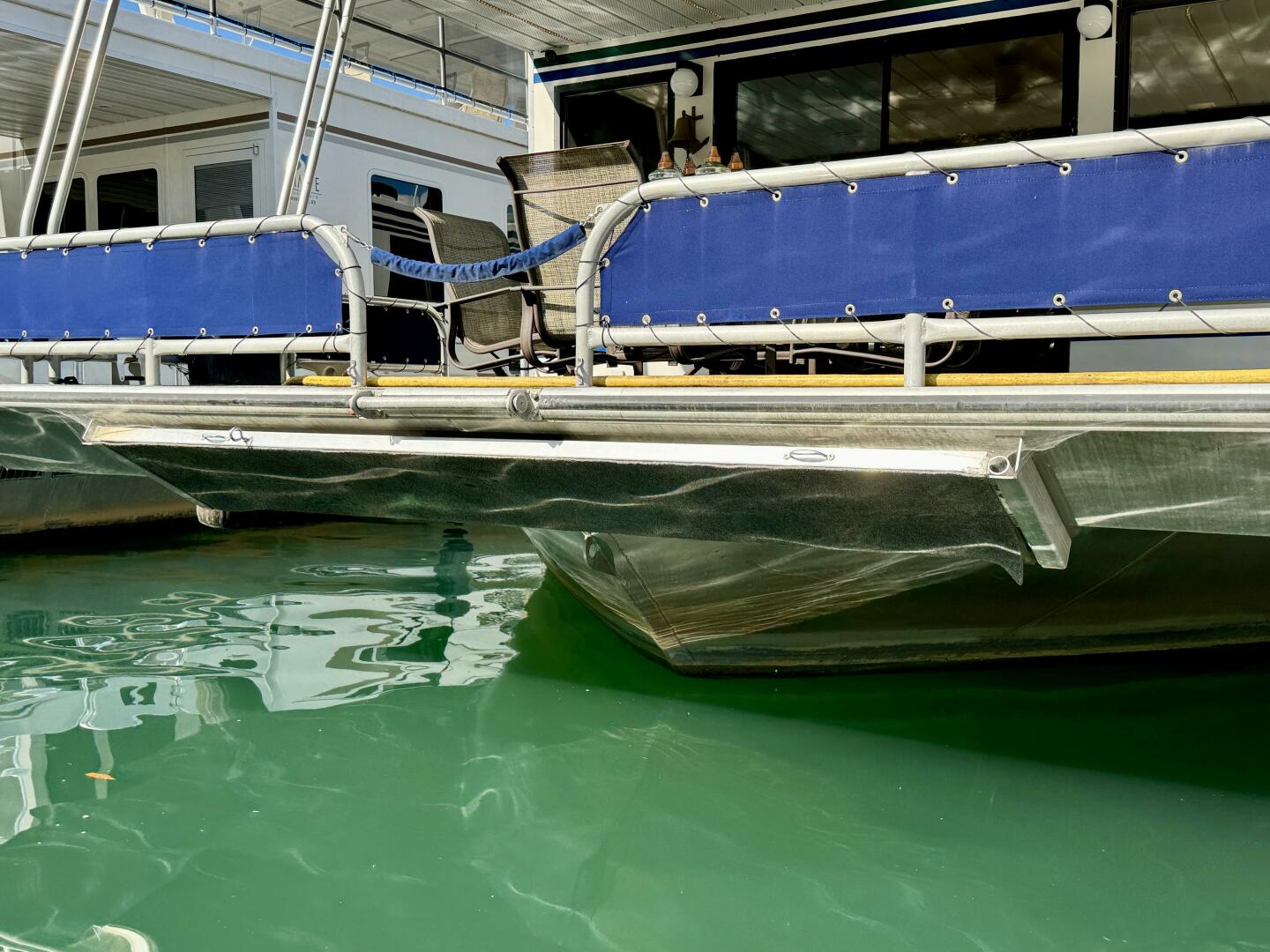 Slide: The Image of Lakeview 16 x 75 Widebody 1995 - 4703623