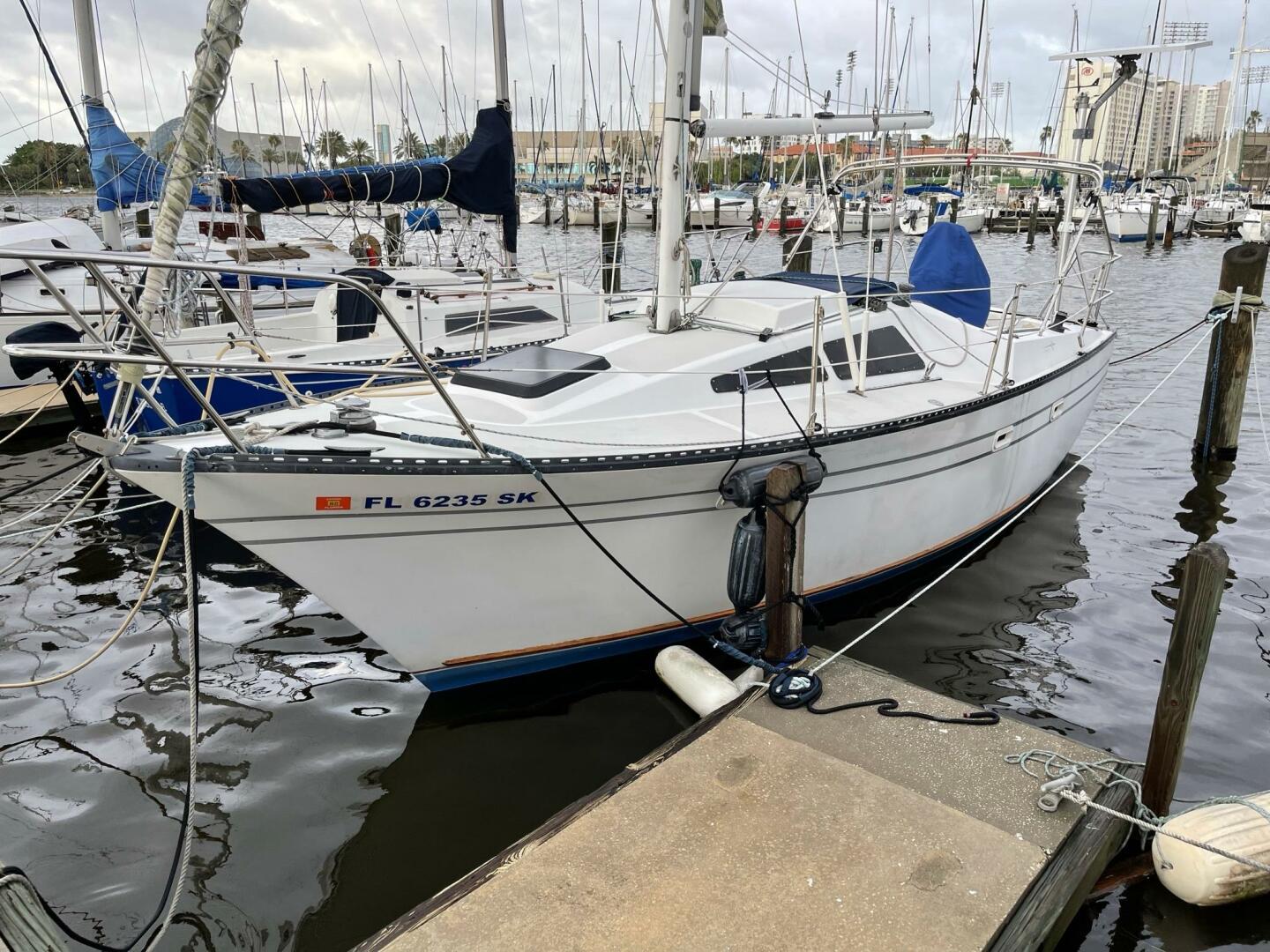 Slide: The Image of Lancer Power Sailer 1983 - 4186244