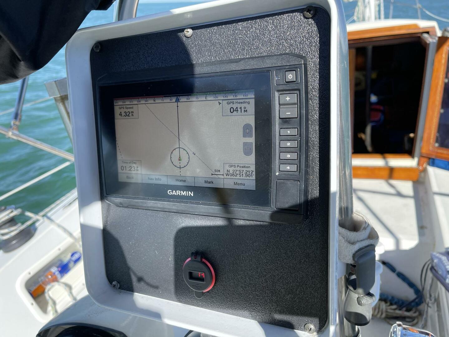 Slide: The Image of Lancer Power Sailer 1983 - 3970427