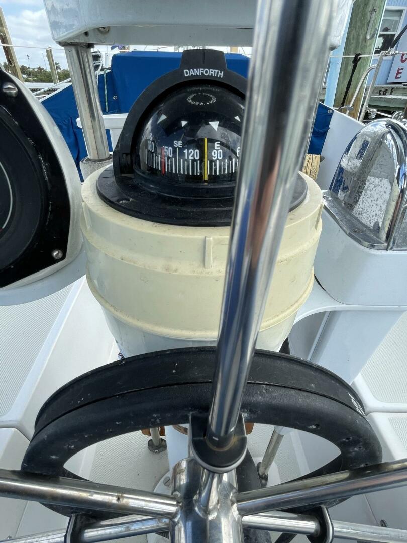 Slide: The Image of Lancer Power Sailer 1983 - 3970461