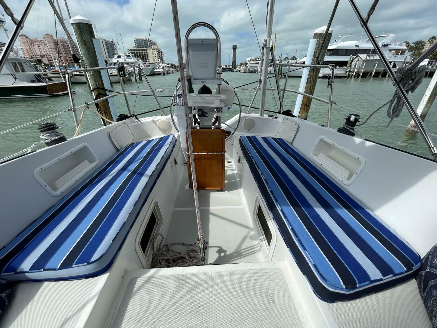 Slide: The Image of Lancer Power Sailer 1983 - 3970503