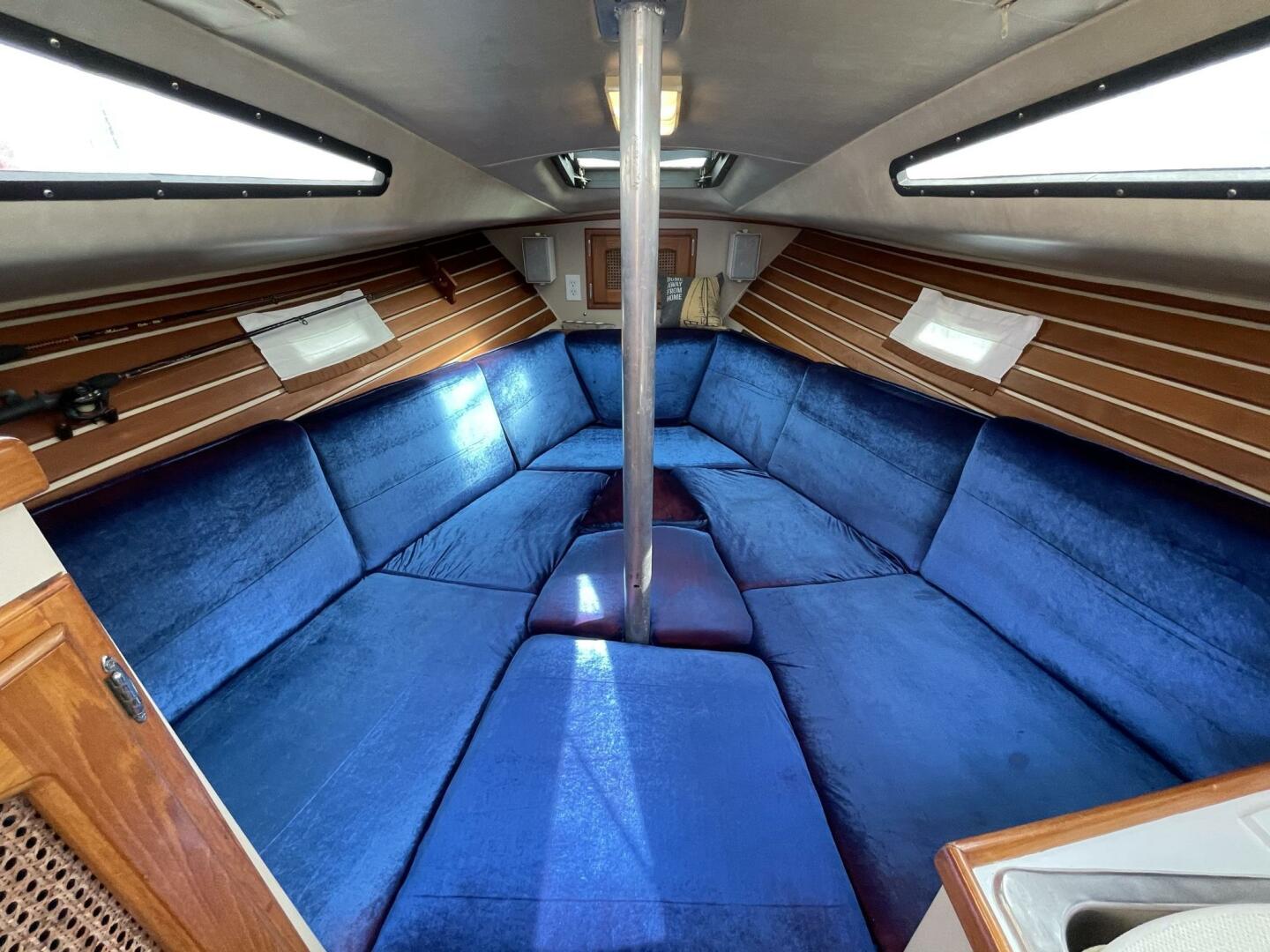 Slide: The Image of Lancer Power Sailer 1983 - 3970509