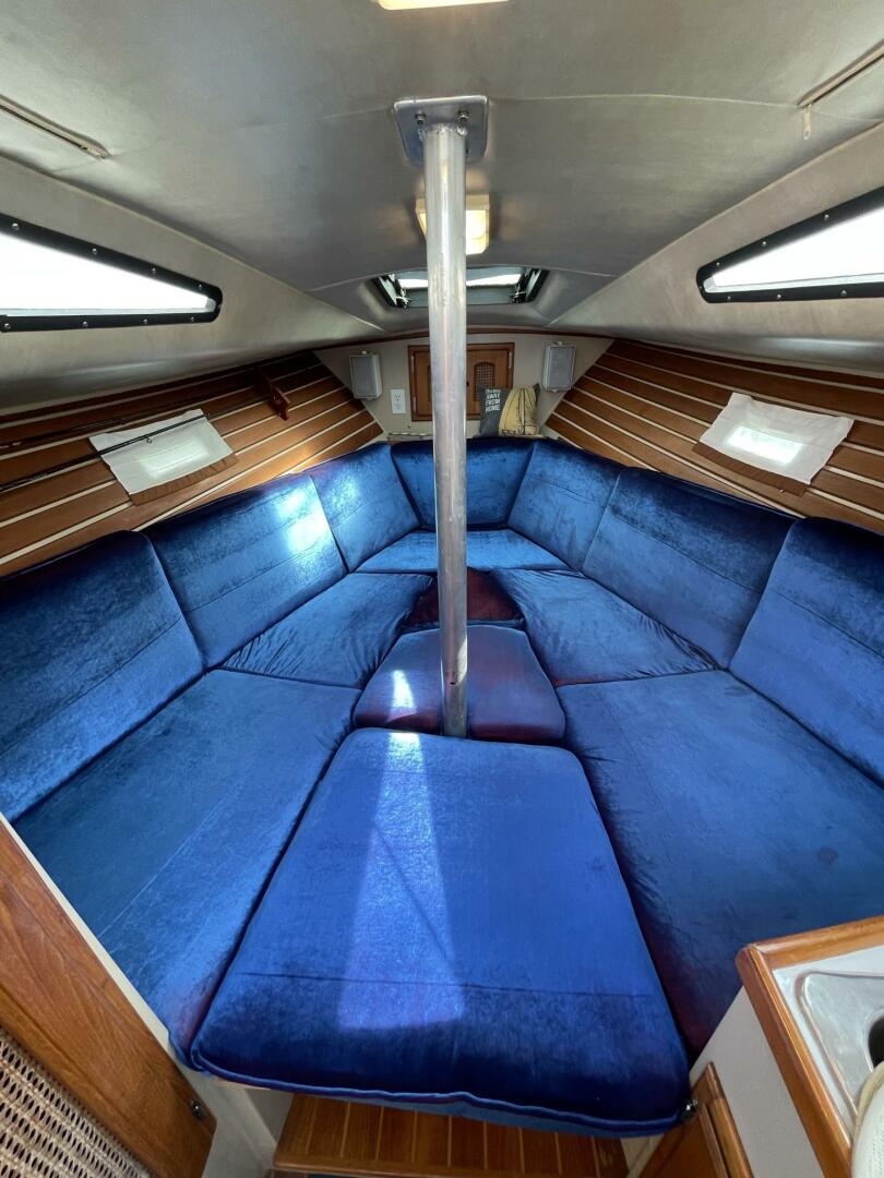 Slide: The Image of Lancer Power Sailer 1983 - 3970512