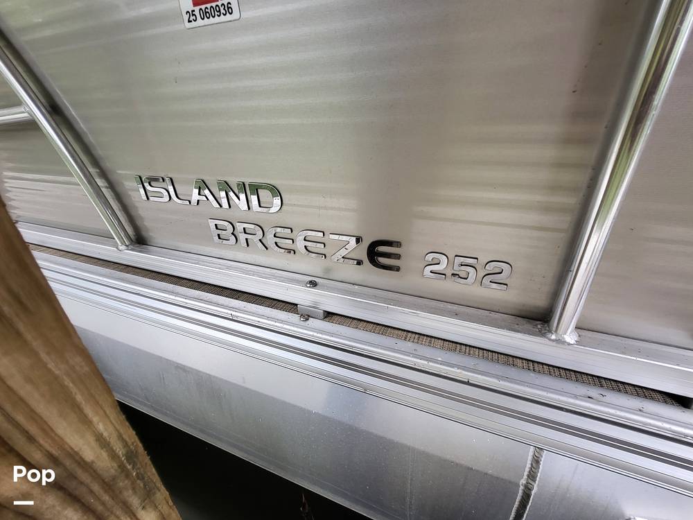 Slide: The Image of Landau Island Breeze 252 2017 - 48
