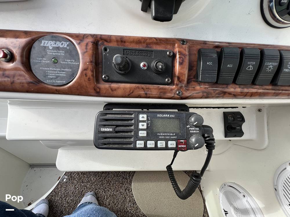 Slide: The Image of Larson 274 Cabrio Mid Cabin 2005 - 14438639