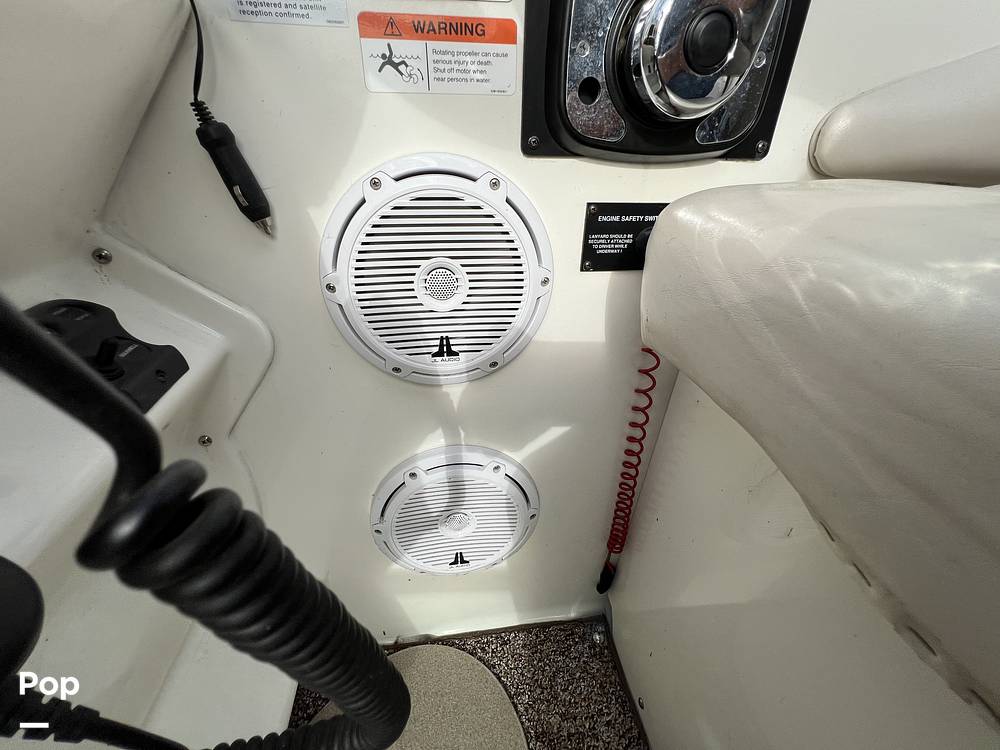 Slide: The Image of Larson 274 Cabrio Mid Cabin 2005 - 14438642
