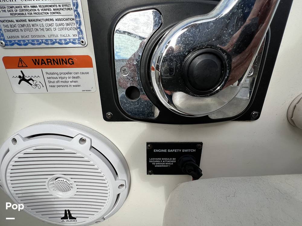 Slide: The Image of Larson 274 Cabrio Mid Cabin 2005 - 14438643