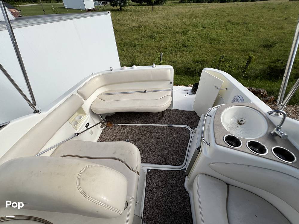 Slide: The Image of Larson 274 Cabrio Mid Cabin 2005 - 14438644