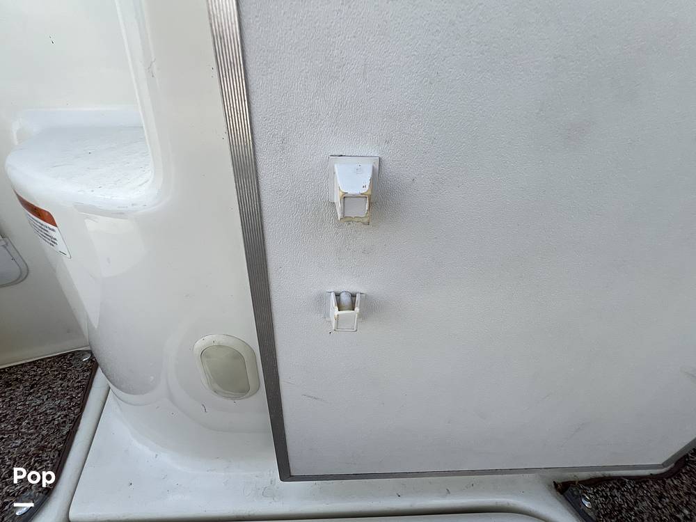 Slide: The Image of Larson 274 Cabrio Mid Cabin 2005 - 14438647
