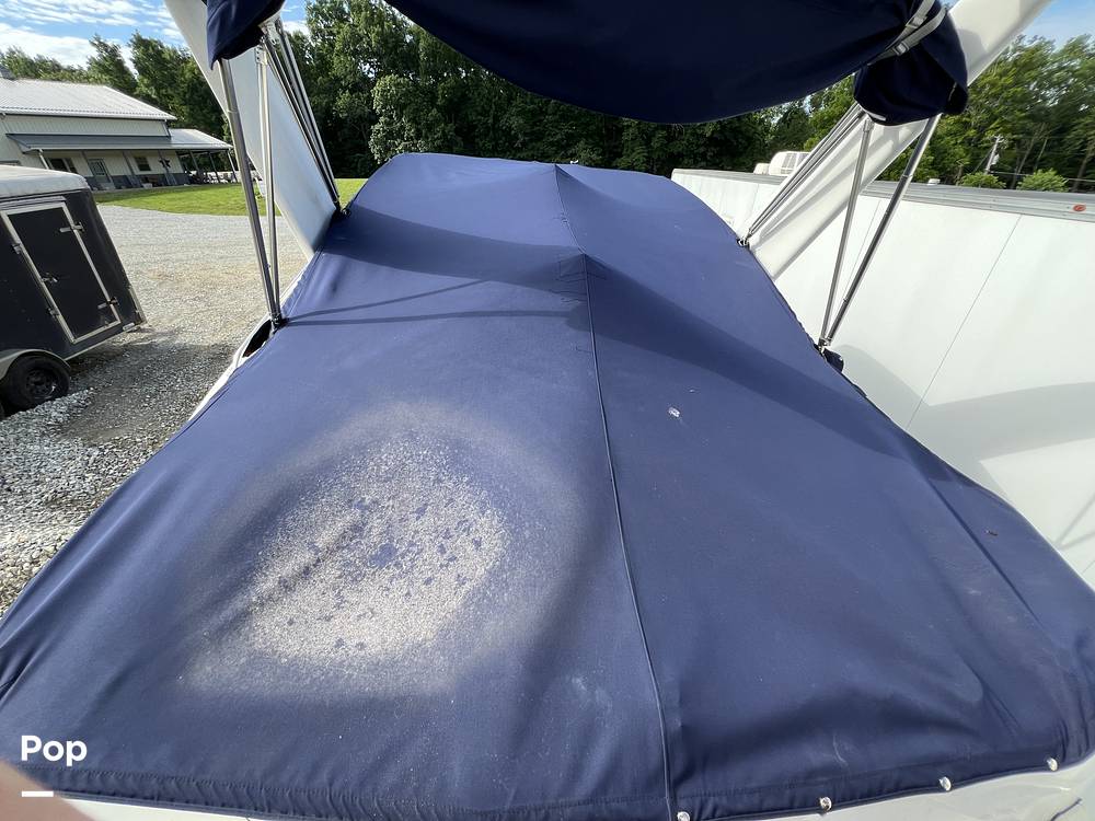 Slide: The Image of Larson 274 Cabrio Mid Cabin 2005 - 14438631