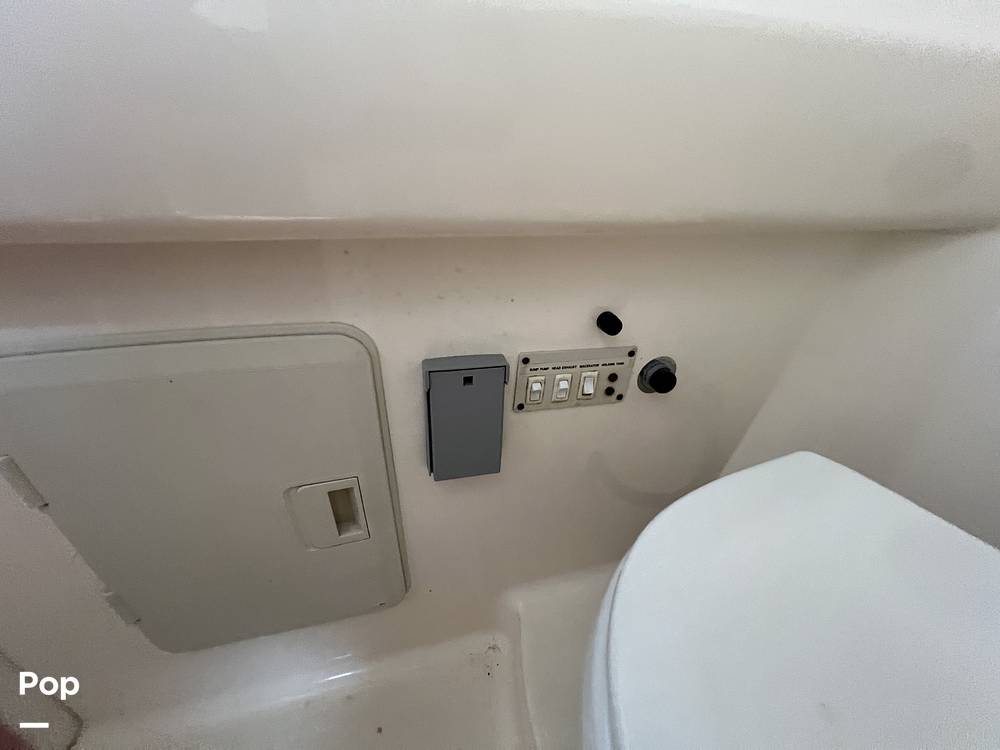 Slide: The Image of Larson 274 Cabrio Mid Cabin 2005 - 14438674