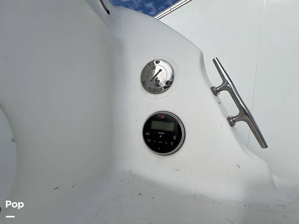 Slide: The Image of Larson 274 Cabrio Mid Cabin 2005 - 14438713
