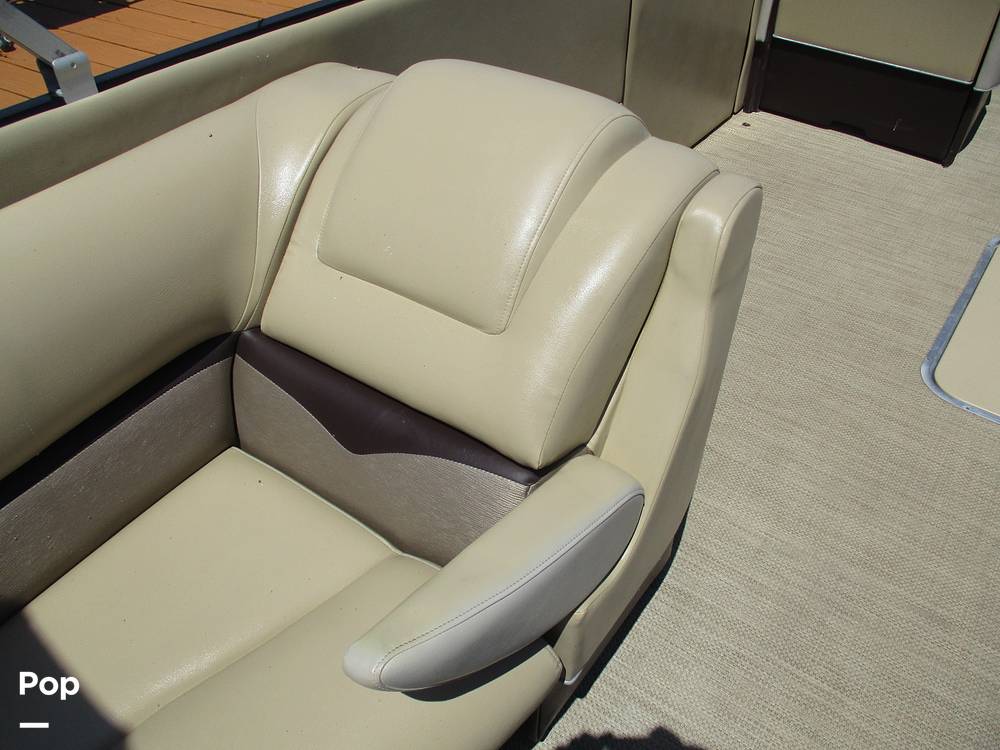 Slide: The Image of FOLD DOWN ARMRESTS - 32