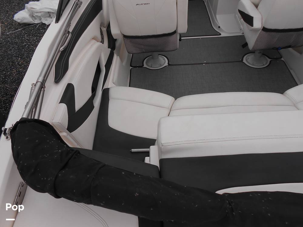 Slide: The Image of Larson LXI 238 2016 - 15355565