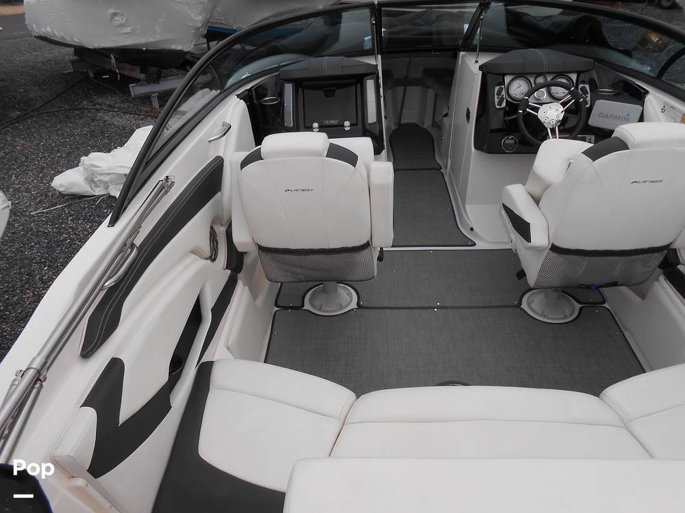 Slide: The Image of Larson LXI 238 2016 - 15355566