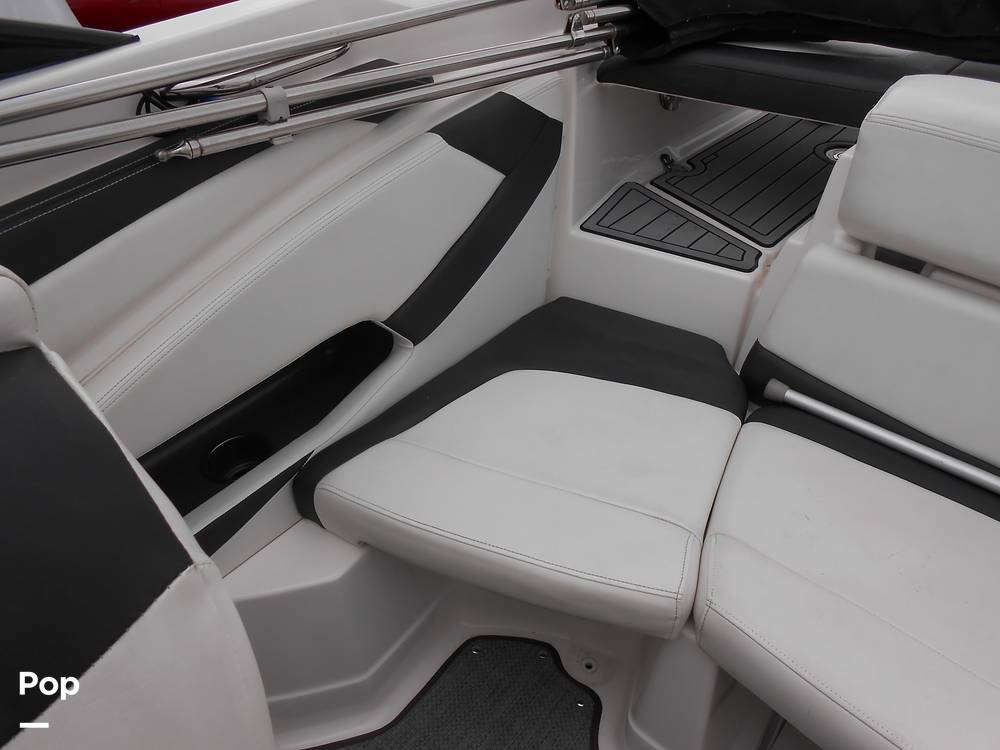 Slide: The Image of Larson LXI 238 2016 - 15355570