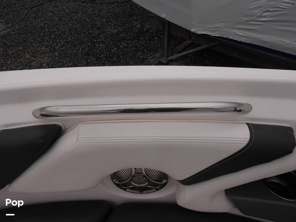 Slide: The Image of Larson LXI 238 2016 - 15355609