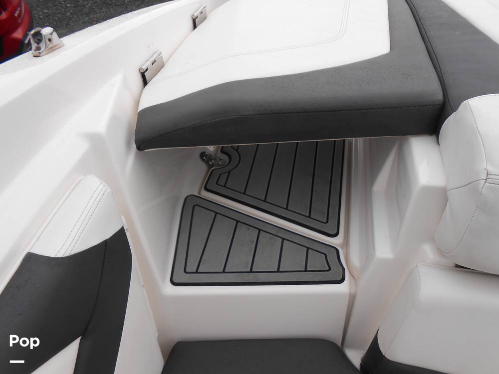 Slide: The Image of Larson LXI 238 2016 - 15355667