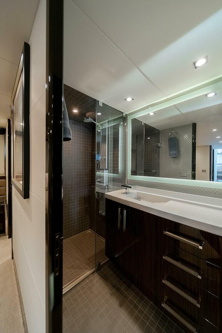 Slide: The Image of Lazzara Yachts 64 2013 - 5087239
