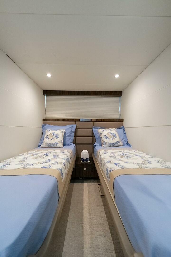 Slide: The Image of Lazzara Yachts 64 2013 - 5087249