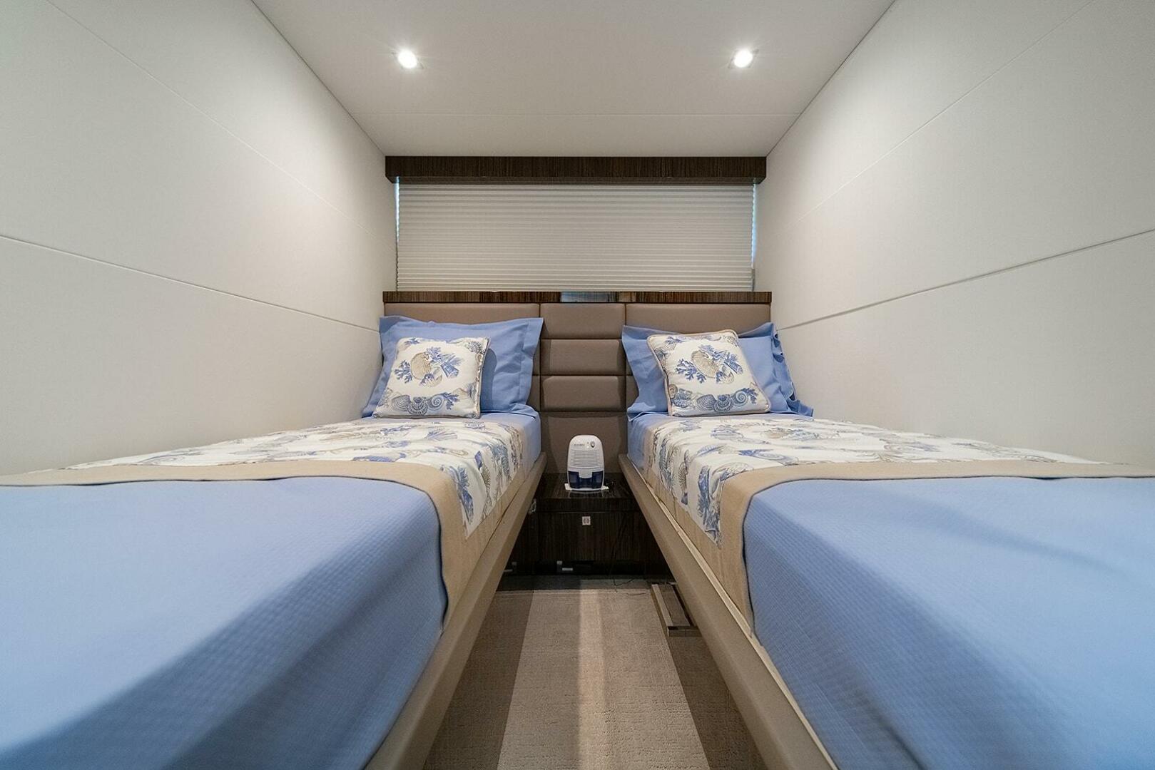 Slide: The Image of Lazzara Yachts 64 2013 - 5087251